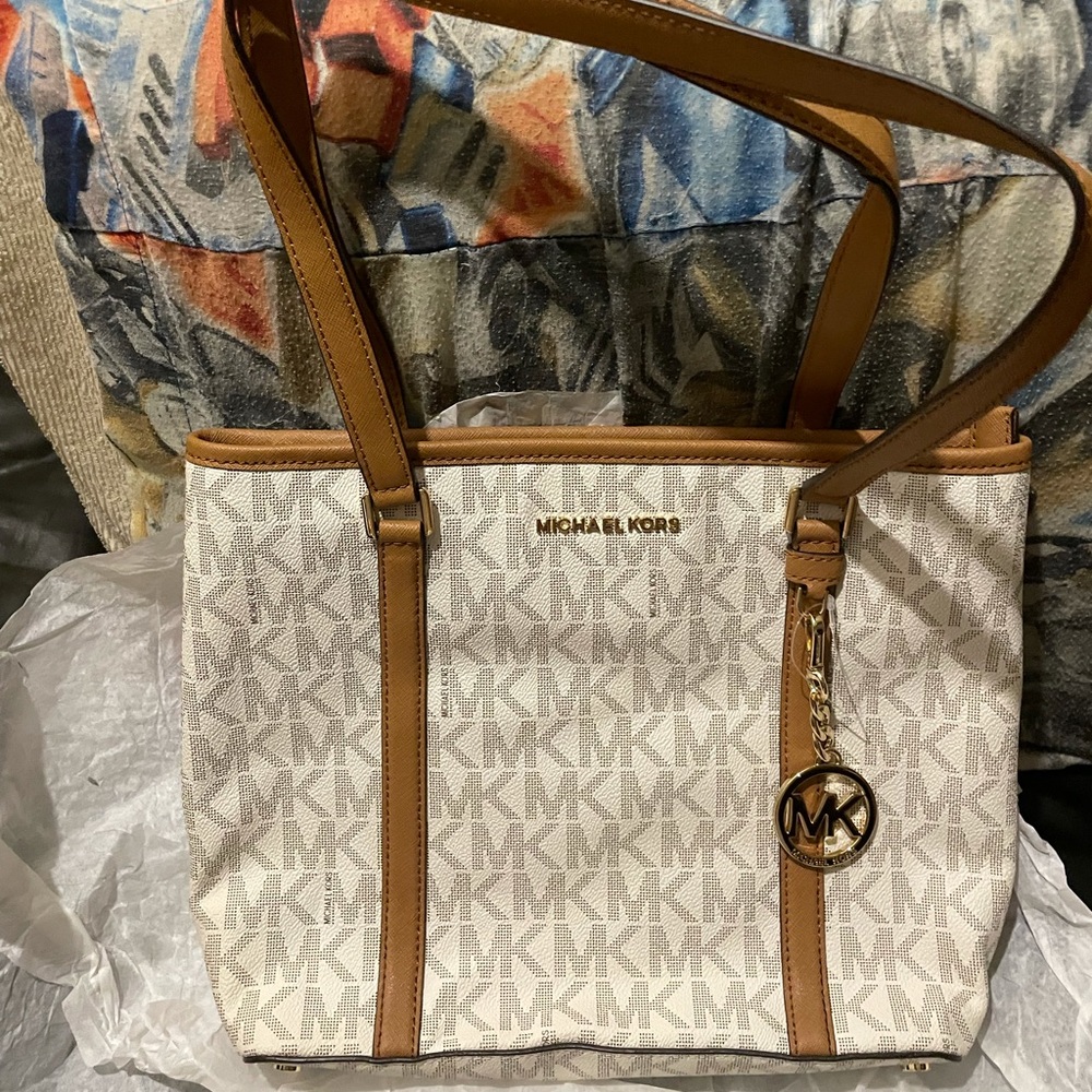 Michael kors women’s shoulder bag , brand new with tags ,